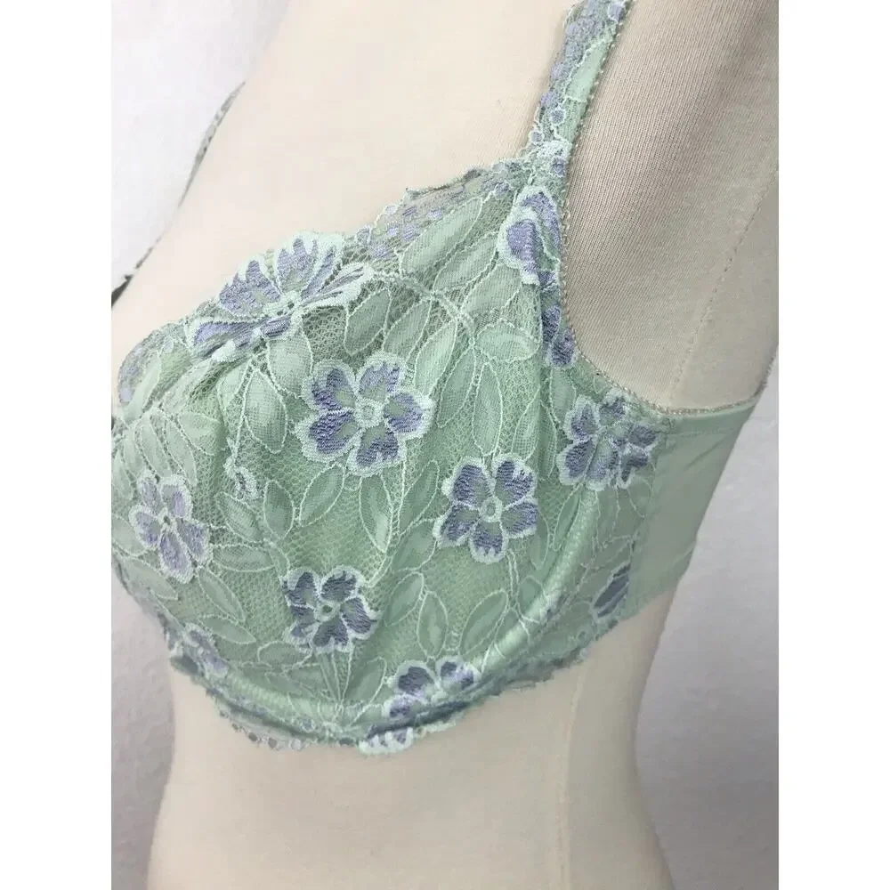 Victoria's Secret Lingerie Floral Lace Underwire Padded Bra